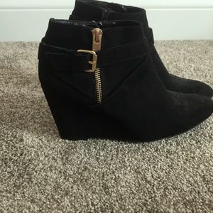 Heeled booties